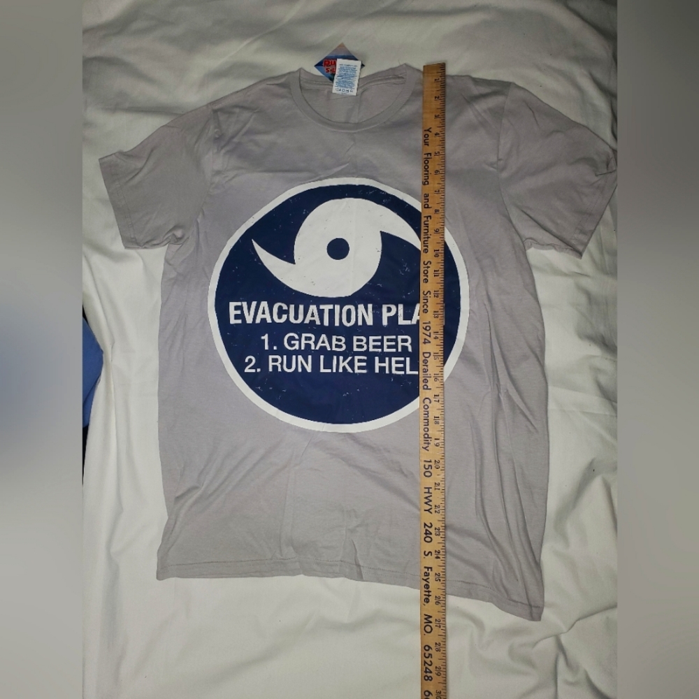 : sz M Evacuation Plan grab beer run like hell T-shirt defect read description